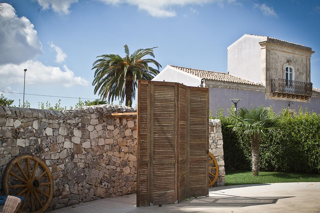 Casa Ciomod Hotel Модика Екстериор снимка