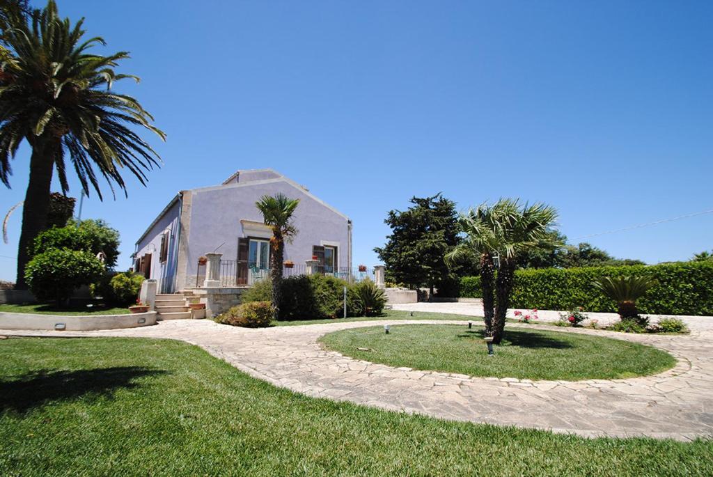 Casa Ciomod Hotel Модика Екстериор снимка