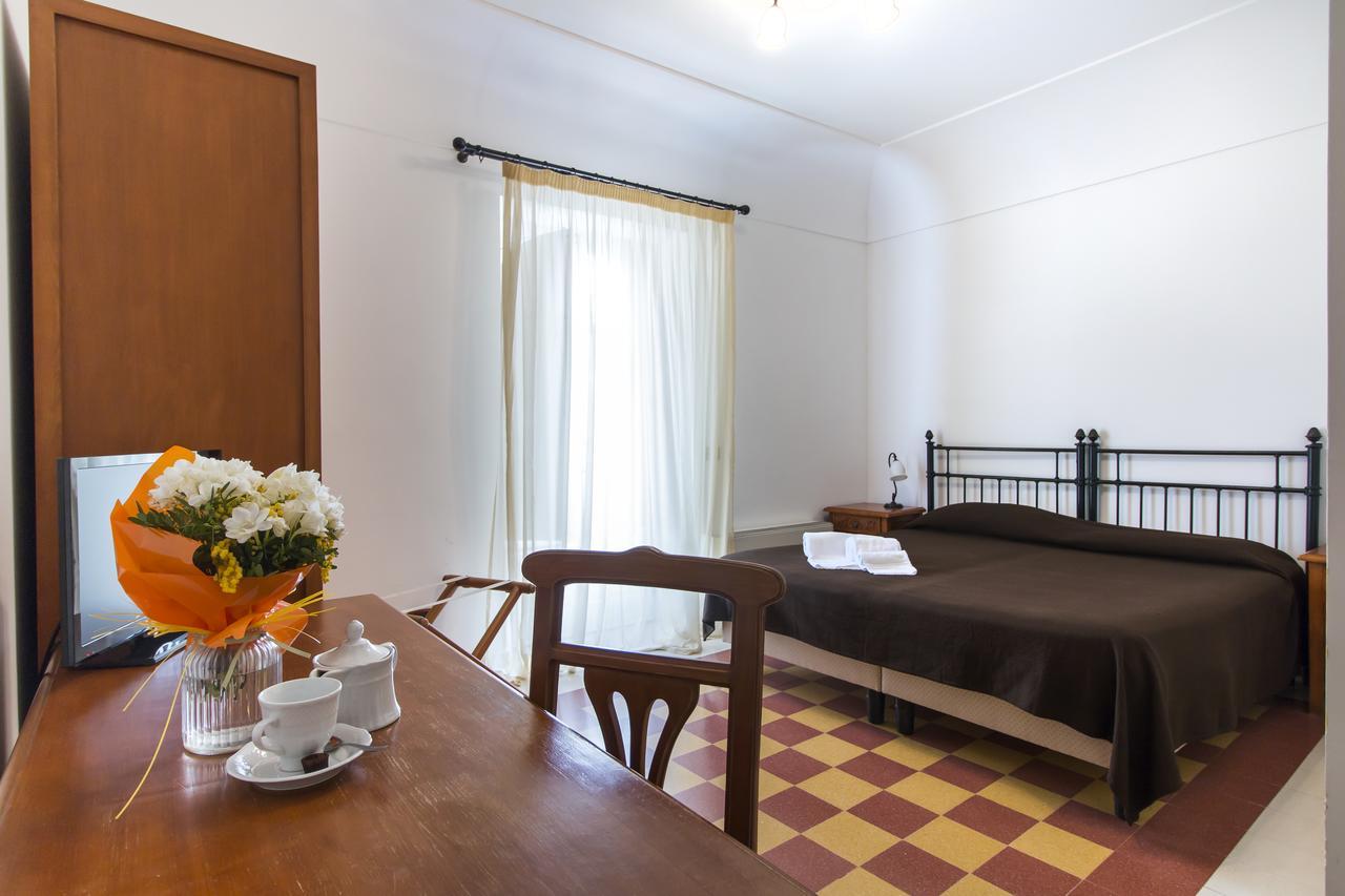 Casa Ciomod Hotel Модика Екстериор снимка