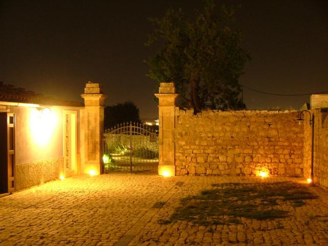 Casa Ciomod Hotel Модика Екстериор снимка