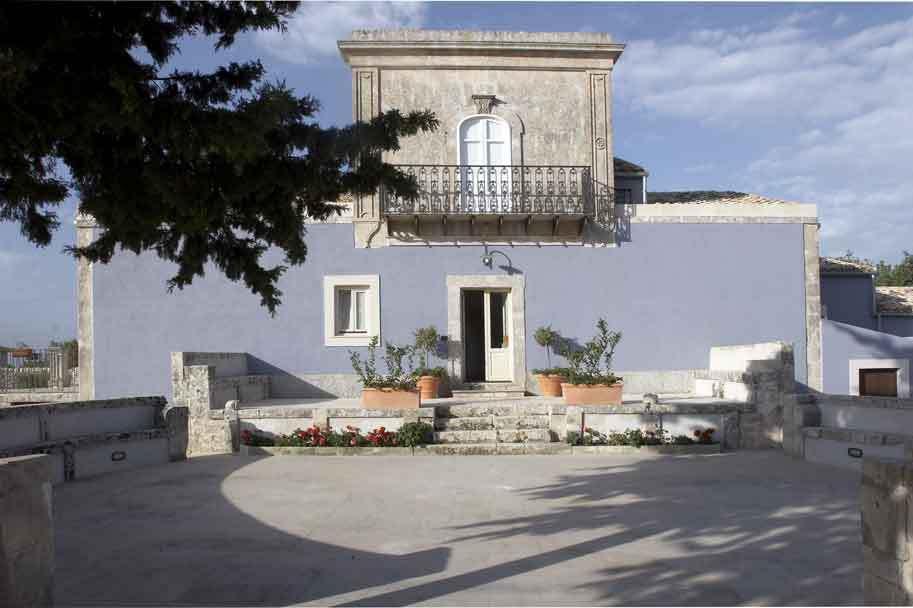 Casa Ciomod Hotel Модика Екстериор снимка